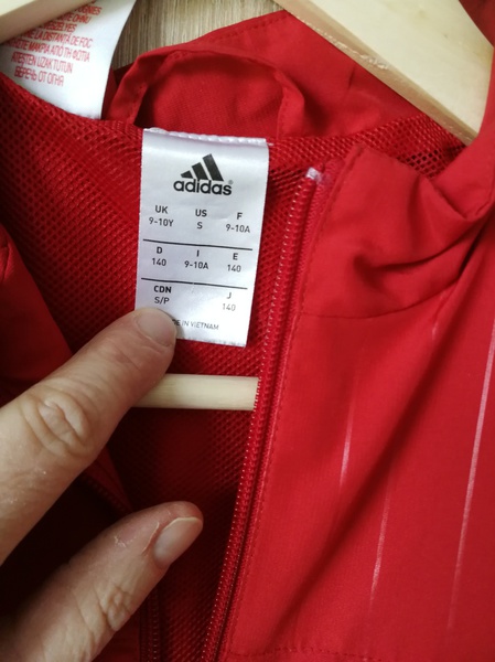 Fast neuwertige Trainingsjacke
