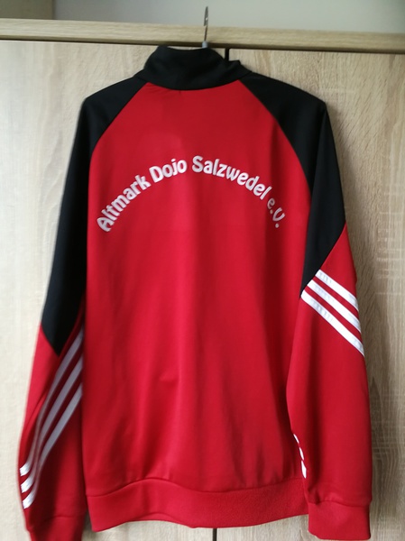 Fast neuwertige Trainingsjacke