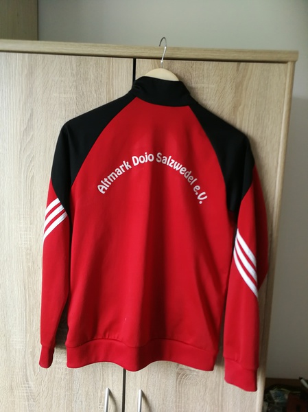 Fast neuwertige Trainingsjacke