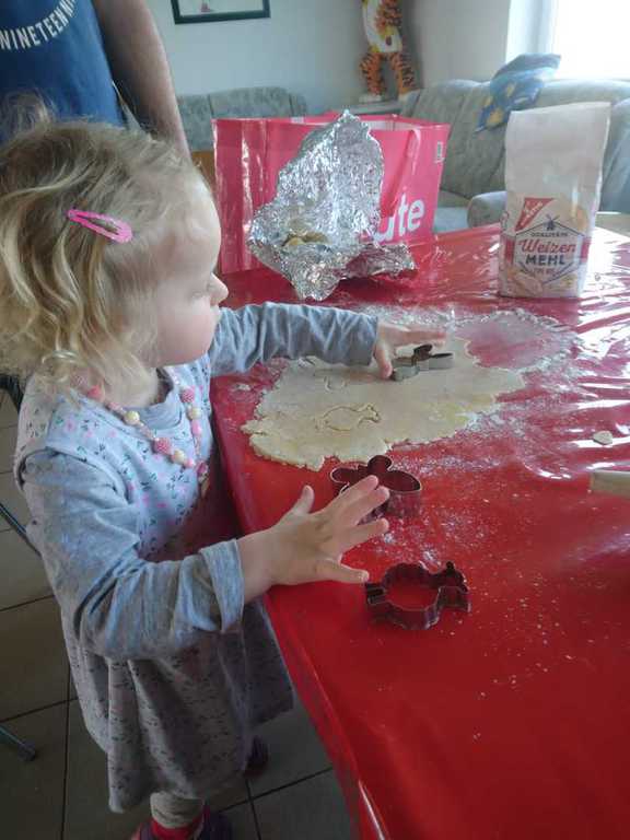 In der Osterbäckerei gibt es manche Kleckerei...