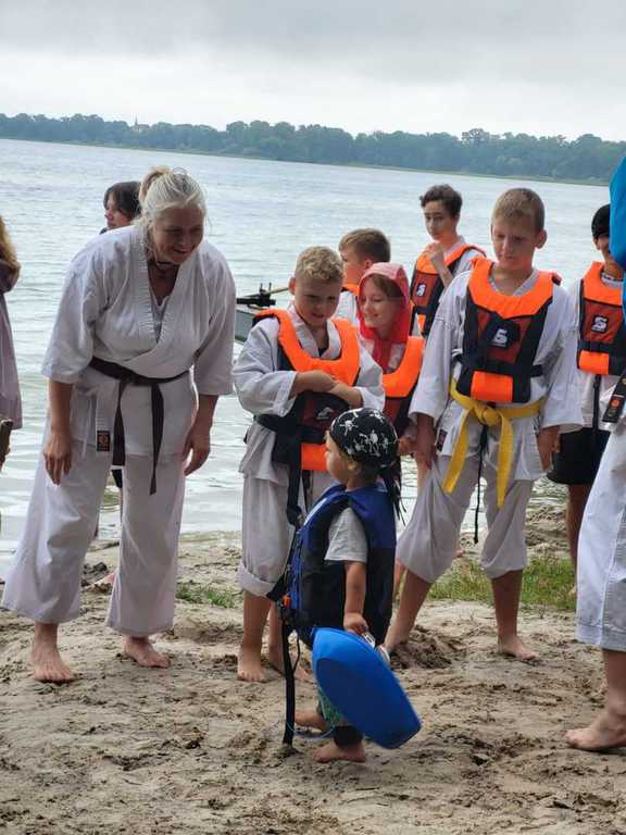 Wasser von unten und Wasser von oben - und trotzdem ein Riesenspaß: Das Sommerfest am Arendsee