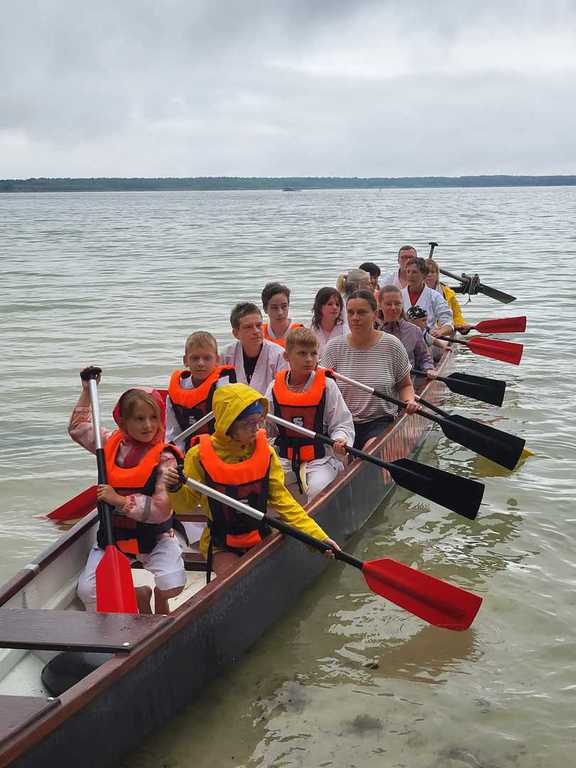 Wasser von unten und Wasser von oben - und trotzdem ein Riesenspaß: Das Sommerfest am Arendsee