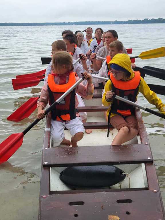Wasser von unten und Wasser von oben - und trotzdem ein Riesenspaß: Das Sommerfest am Arendsee