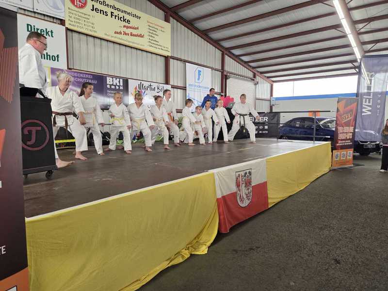 Vorführung des Dojo auf der Gesundheitsmesse